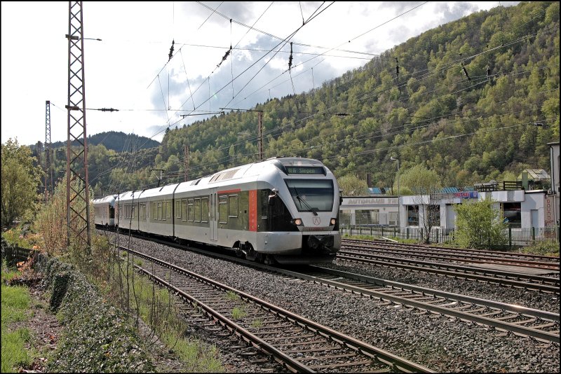 ET23006 und ein ET22xxx verlassen als ABR99652, (RE16  Ruhr-Sieg-Express ) den Bahnhof Werdohl Richtung Siegen. (01.05.2008)
