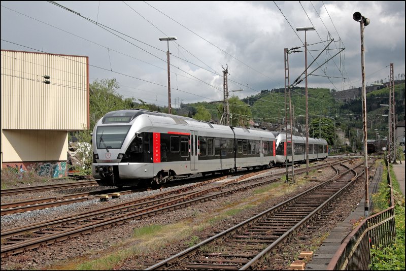 ET23007 und ET22008 fahren als ABR99728, (RB91  Ruhr-Sieg-Bahn ) bei Hohenlimburg nach Siegen. (02.05.2008)
