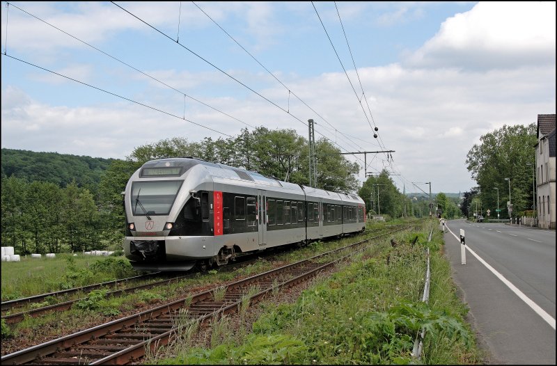 ET23009 ist bei Oberwengern als ABR33822 (RB40  Ruhr-Lenne-Bahn ) von Hagen Hbf nach Essen Hbf unterwegs. (18.05.2008)

