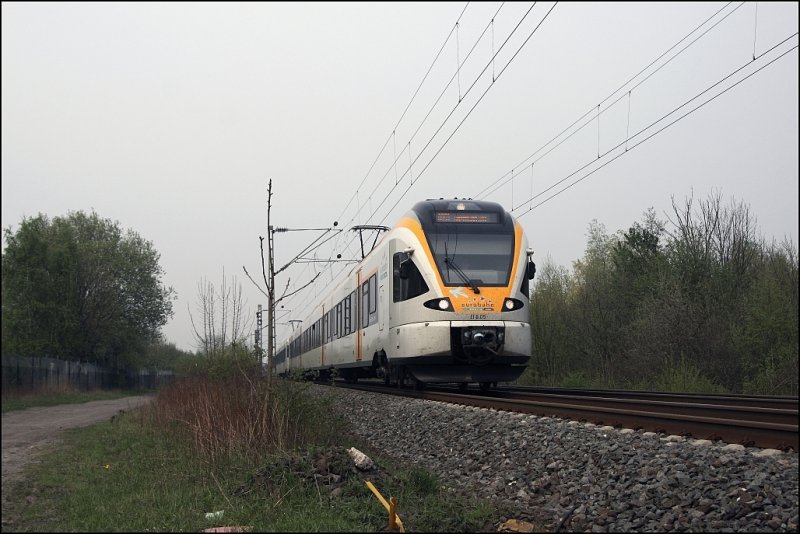 ET5.05 und ET5.20 werden in wenigen Augenblicken als EBR39225 (RB50  DER LNER ) Dortmund-Derne erreichen. (14.04.2009)
