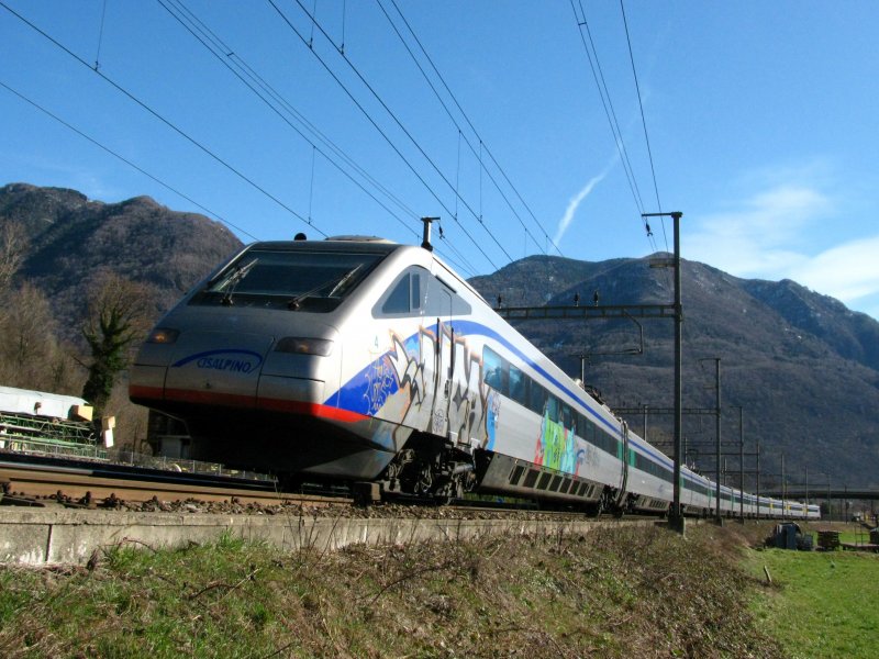 ETR 470 4 auf dem Weg nach Zrich bei Castione am 13.03.2009