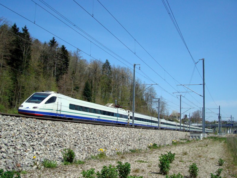 ETR 470 auf der NBS bei Roggwil-Wynau am 26.04.2008