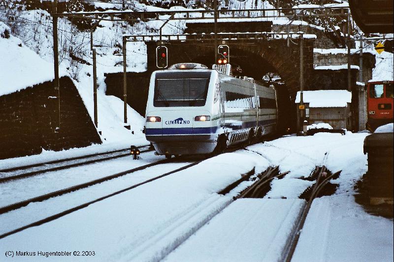 ETR 470  Cisalpino  CIS Milano Centrale-Stuttgart Hbf am 25.01.2003 bei Wassen 