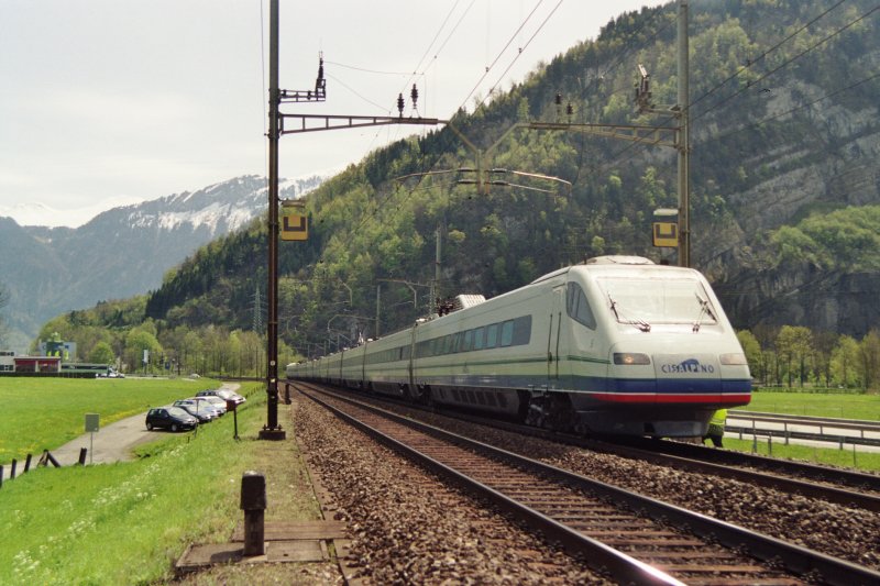 ETR 470 Cisalpino nach Stuttgart unterwegs bei Schwyz im Sommer 2005.