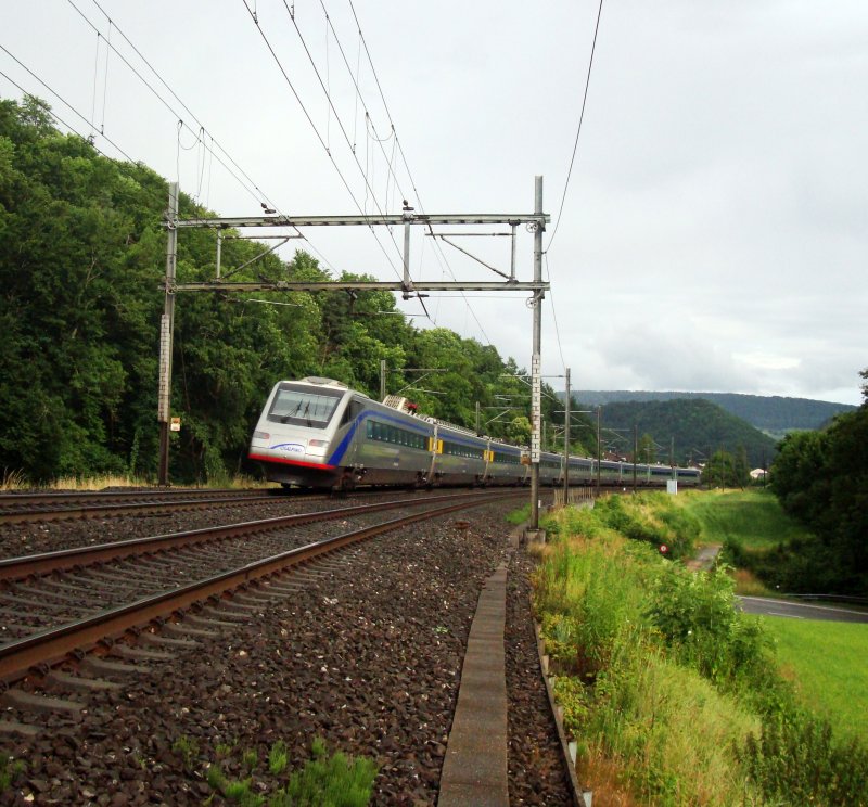 ETR 470 im neuen Design auf dem Weg von Basel nach Milano am 08.07.2008 bei Tecknau.