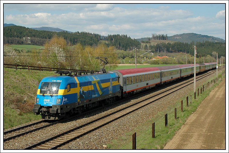 Etwas untersch�tzt haben wir den Sonnenstand an dieser Stelle n�chst Fentsch. Die Sonne stand total gleisachsig. EC 33 „Allegro Stradivari  von Wien nach Venezia Santa Lucia.