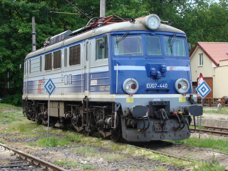 EU07-440 abgestellt am 20.03.2009
im Bahnhof in Kolobrzeg