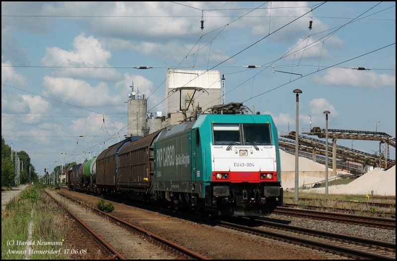 EU43-004 mit gemischtem Gterzug Seddin - Rzepin (Reppen) in Hennersdorf, 17.06.08.