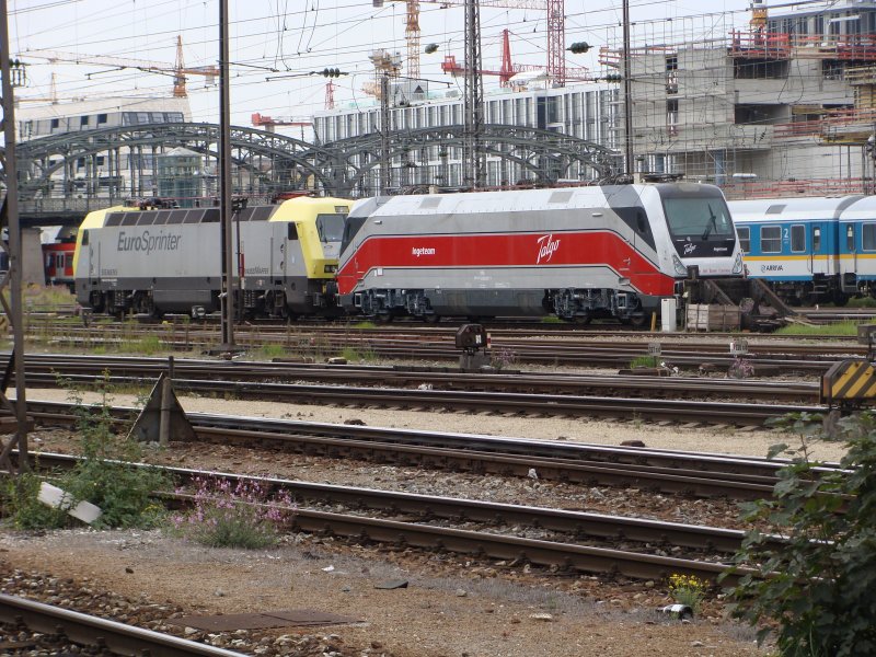 Eurosprinter 127 001 mit Spanischer Talgo-Lok in Mnchen Hbf.