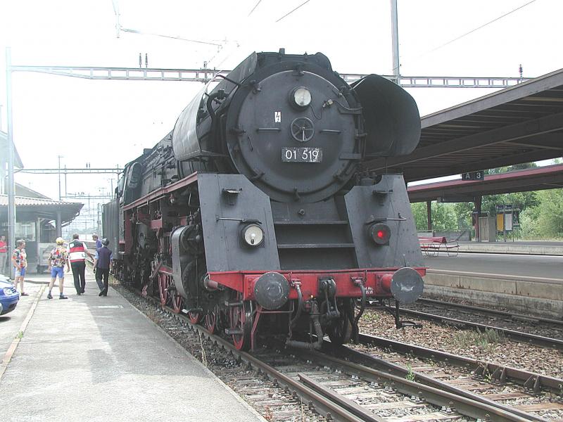 Eurovapor,Nostalgie Rhein Express:(Fahrt zum 100 jhrigen Jubilum der Albula Linie der RhB)EFZ Lok 01 519 am 28.06.03 in Landquart/Schweiz
