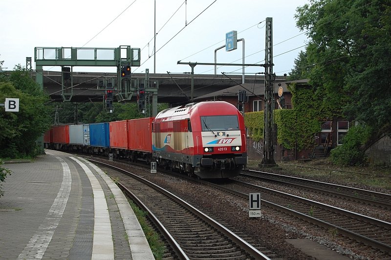 EVB-Eurorunner 420 13 mit Containern am 25.7.2008 durch Harburg -> Waltershof