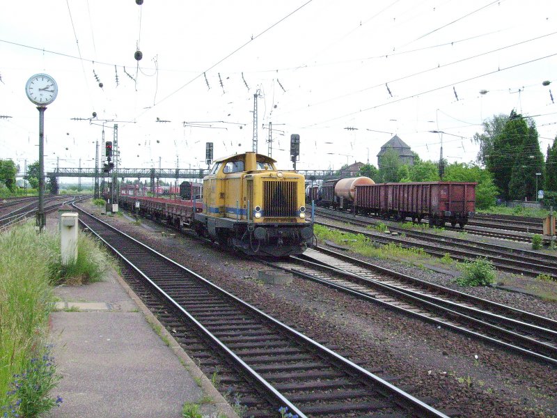 ex Br 212 der DB Bahnbau AG fhrt durch Mainz-Bischofsheim am 20.05.08