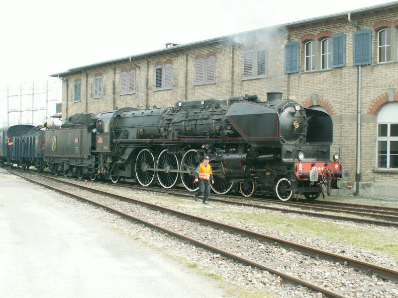 Ex.SNCF Dampflok des Vereins 241.A.65 am 04.04.09 im Depot Romanshorn.Sie ist die grsste handbefeuerte Dampflok in Europa.