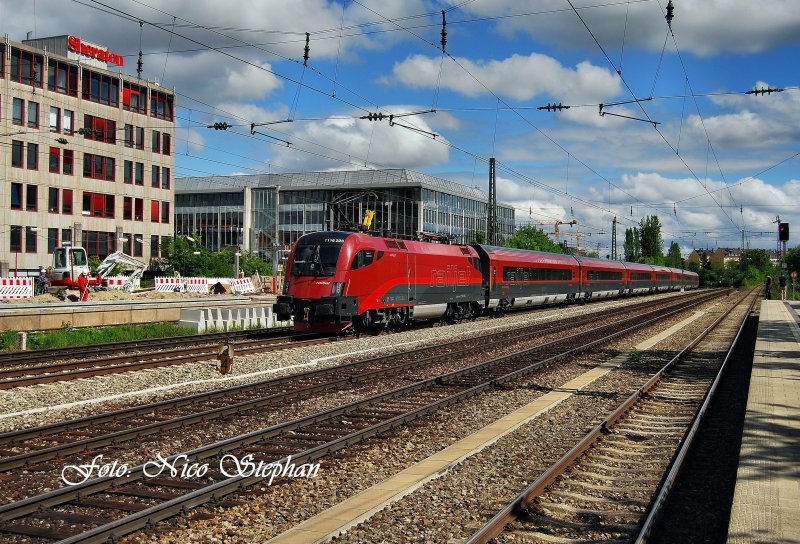 Extra fr 1116 223-7 und ihren RJ69 Mnchen Hbf. - Wien Westbhf. lie sich die Sonne am Heimeranplatz blicken...herrrlliccchhh;-) (Bahnbildertreffen 16.05.09)