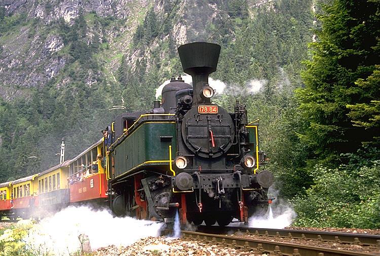 Extrazug von Bregenz nach Schruns/Tschagguns mit der kkStB Lok 178.84 ,als sie noch auf der Montafoner Bahn fuhr.Heute steht sie abgestellt in Strasshof/A