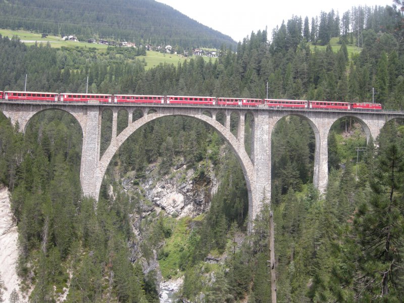 Extrazug des swiss alpine marathon am 26.7.08 in Davos.