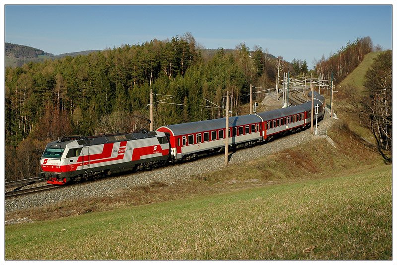 EZ 1838 Wiener Alpen bei der Retourfahrt von Mrzzuschlag nach Bratislava-Petrzalka am 30.3.2008 zwischen Eichberg und Kb auf der Semmering Nordrampe aufgenommen.