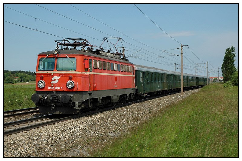 EZ 1959 „Zauberberge“ am 25.5.2008 bei der Fahrt von Wiener Neustadt nach Mrzzuschlag nchst Neunkirchen  aufgenommen.