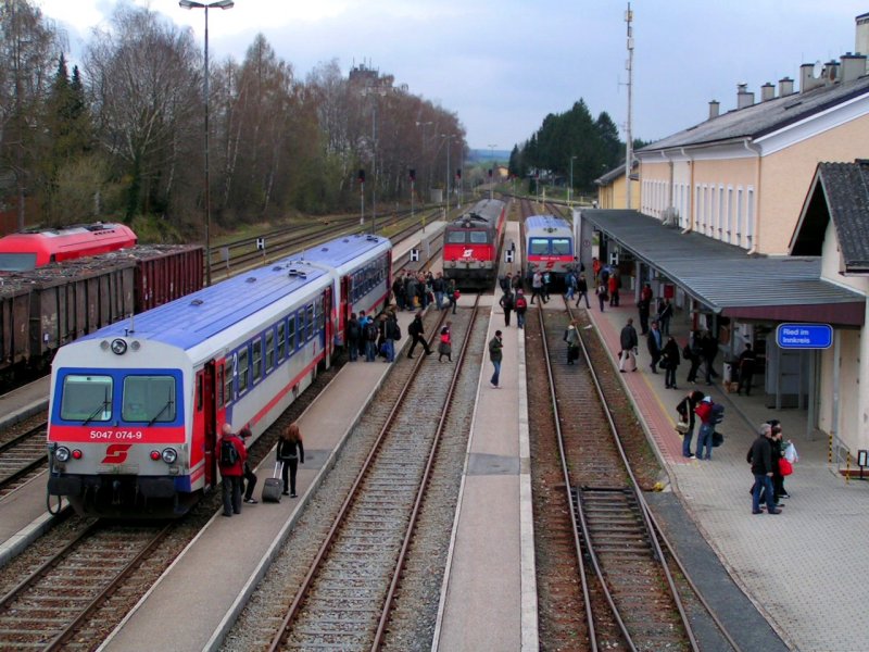 Fahrgastbetrieb bei der Zugkreuzung R5974 u R5991; 080404