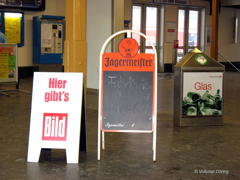  Fahrkarten am Kiosk  - powered by Jgermeister? oder sponsored by BILD-Zeitung? -  Bahnhof Bad Schandau, 27.01.2007
