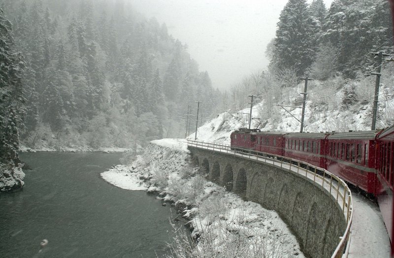 Fahrt durch die Winterliche Rheinschlucht.
10.12.2008