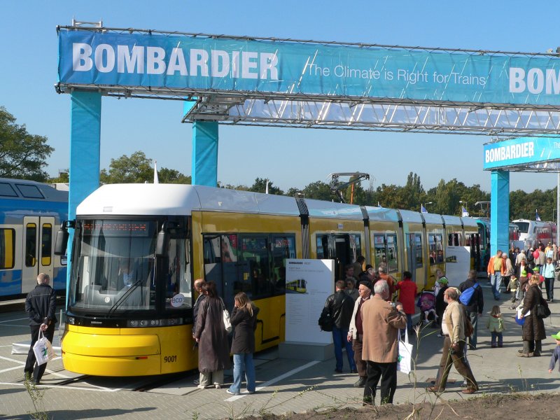Fahrzeug 9001 der BVG von Bombardier. 28.9.2008, Innotrans in Berlin