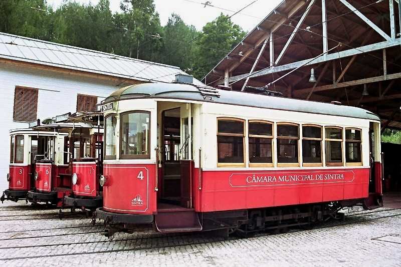 Fahrzeugparade: Triebwagen 4, 1, 6 und 3 in Ribeira (16. Mai 2009) - Negativ-Scan -