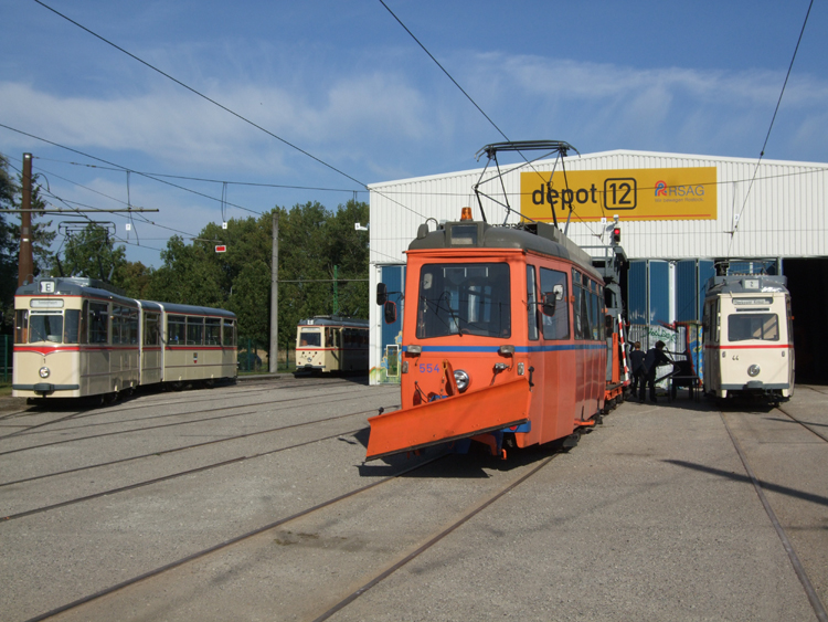 Fahrzeugparade zum Tag der offenen Tr im Depot 12 in Rostock Marienehe.
(19.09.09)