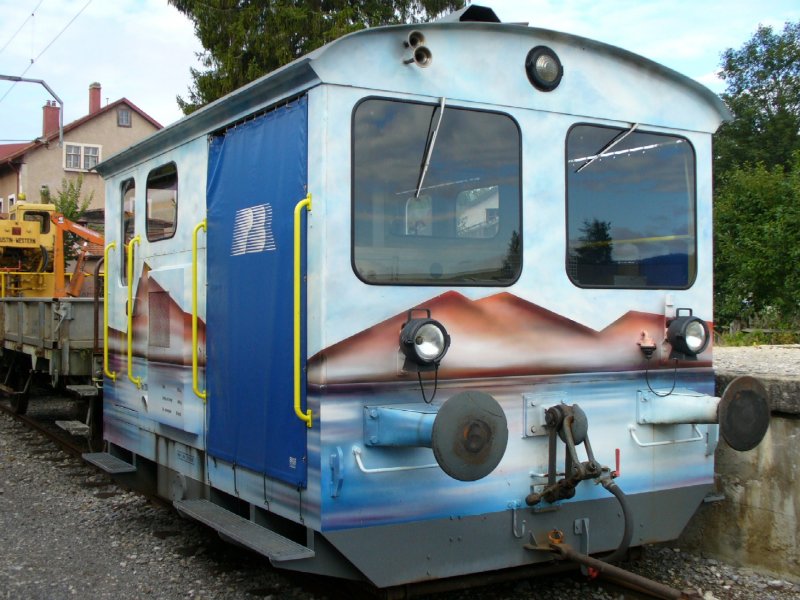 Farbige Dieselrangierlok Tm 2/2 238 304 im Bahnhofsareal von Le Brassus am 03.09.2006