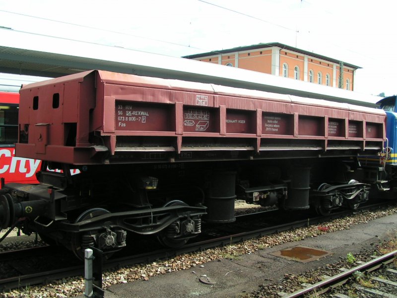 Fas_3356(SK-REXWAL)6738006-7 ist zur Beladung mit Abraumgut in Passau Hbf. bereitgestellt; 070623