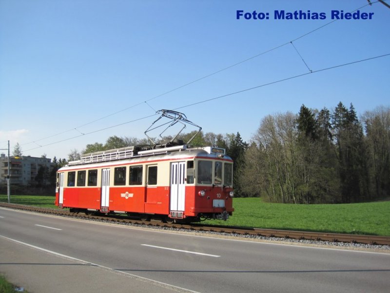FB BDe 4/4 10 auf Extrafahrt nach Esslingen, zwischen Langwies und Emmat am 13.04.09