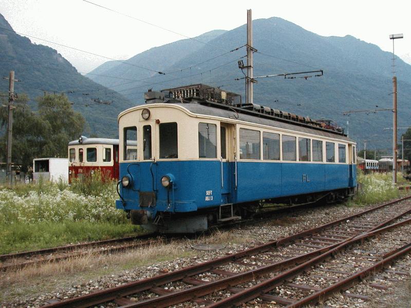 Ferrovia Mesolcinese(ehem.Bellinzona-Mesocco Bahn,BM/RhB)Triebwagen ABe 4/4 No.3 ex.Ferrovia Lugano-Ponte Tresa in Castione/TI am 21.07.02 