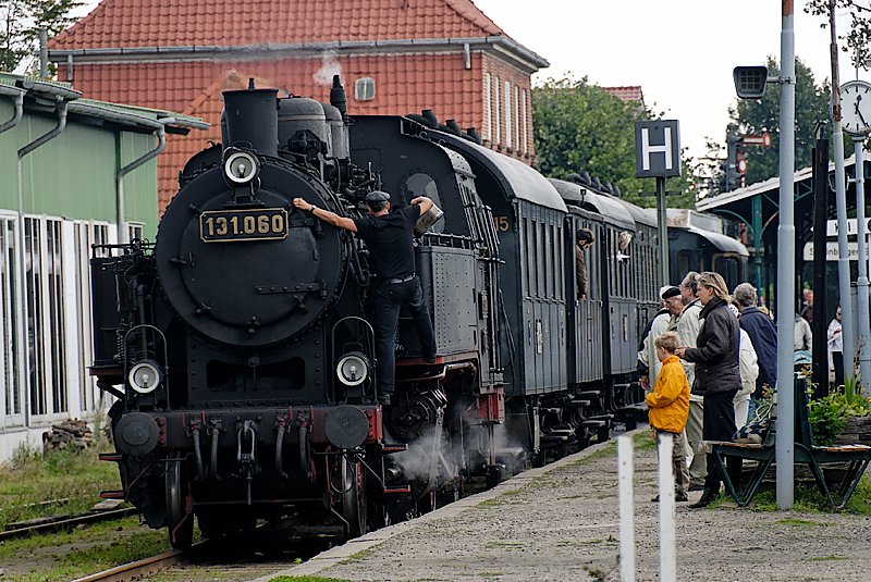 Fertigmachen der BR 131 060 fr die lezte Fahrt der Saison 2007 vom Schnberger Strand in Richtung Kiel HBf