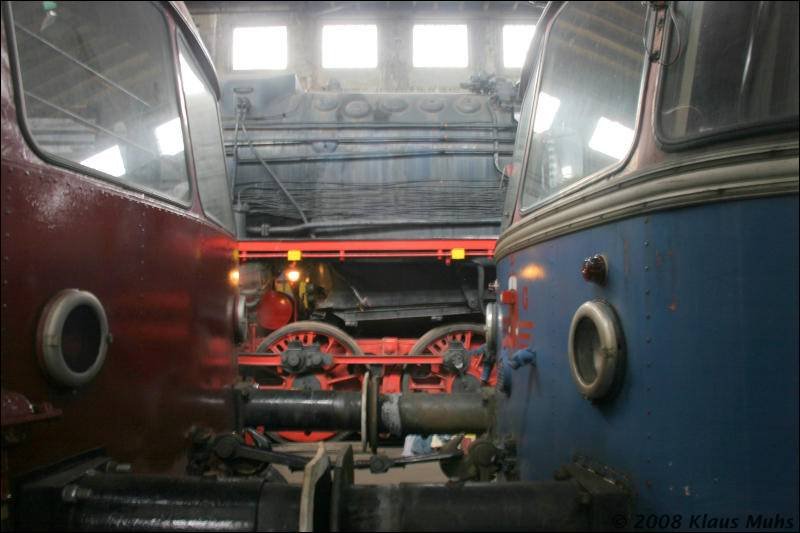 Festgehaltene Eindrcke whrend der Ruhrgebietssonderfahrt am 12.04.2008 der HEG: In der Wagenhalle im BW-Gelsenkirchen-Bismarck
