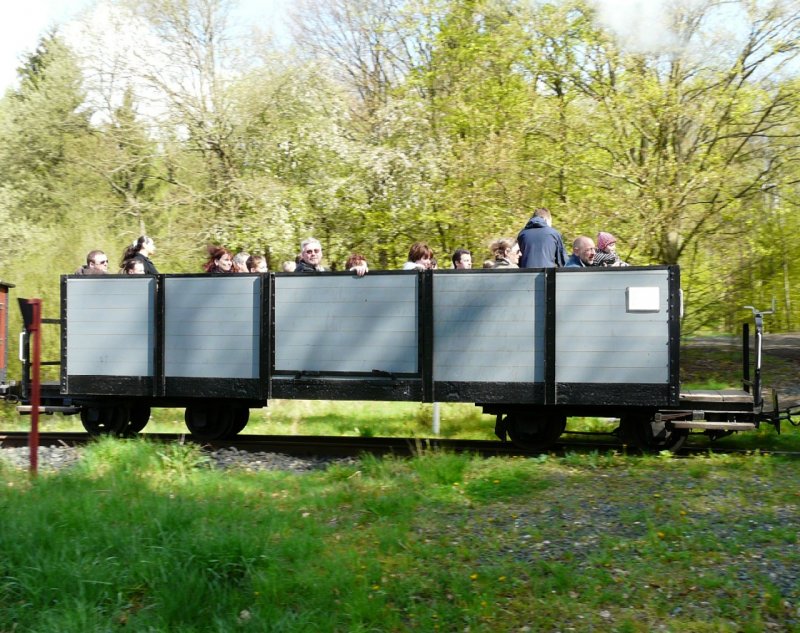 FGF - Offener Personentransportwagen 105 unterwegs bei der Feld und Grubenbahn Fortuna in Oberbiel-Sloms am 01.05.2008