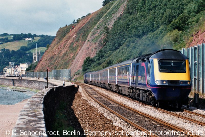  First Grest Western  HST from Teignmouth, along the seawall.
Ein historisches Bild, Juli 2004

