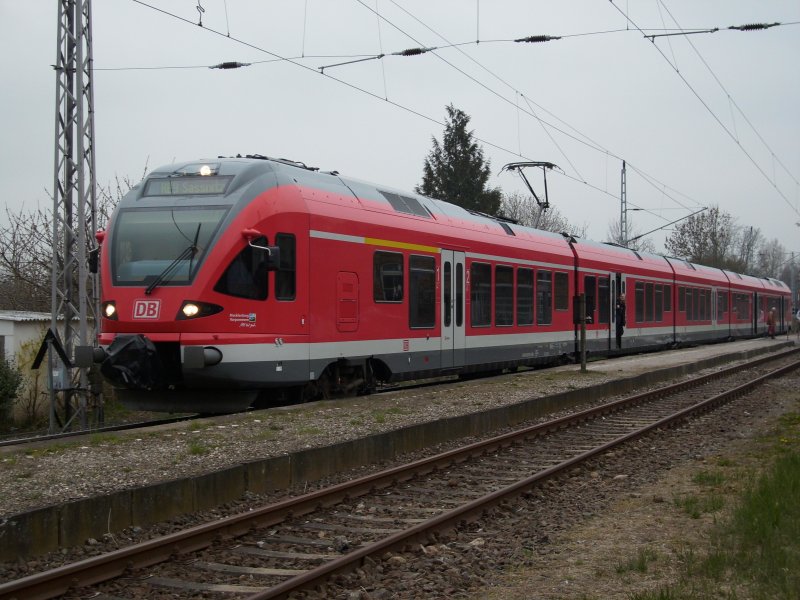 Flirt 429 029 als RE 33265 Lietzow-Sassnitz in Lancken.