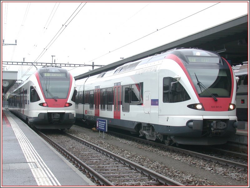 Flirt 523 001-6 und 523 006-5 begegnen sich in Rotkreuz. (12.02.2007)