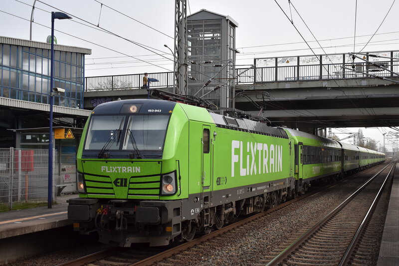 FLIXTRAIN GmbH, München [D] mit der ELL Vectron 