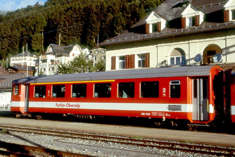 FO - ABt 4158 am 30.08.97 in DISENTIS - nachbeschaffte STEUERWAGEN-Serie fr vierteilige Pendelzge mit Deh 4/4II - Baujahr 1980 - SIG/BBC - Gewicht 15,80t - LP 17,91m - 24 Sitzpltze 1.Klasse, 15 Sitzpltze 2.Klasse - zulssige Geschwindigkeit km/h 90 - Hinweis: Die Steuerwagenserie besteht aus 5 Wagen mit den Nummern 4155 - 4159. Wagen noch in alter Lackierung.
