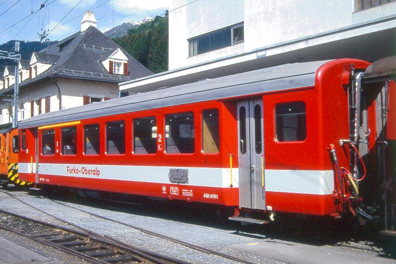 FO - ABt 4191 am 01.06.93 in DISENTIS - STEUERWAGEN-Serie fr Kurz-Pendelzge mit BDeh 2/4 - Baujahr 1971 - SIG/BBC - Gewicht 14,20t - LP 17,02m - 11 Sitzpltze 1.Klasse, 32 Sitzpltze 2.Klasse - zulssige Geschwindigkeit km/h 90 - Hinweis: Die Steuerwagenserie bestand aus 4 Wagen mit den Nummern 4191 - 4194. Dieser Steuerwagen wurde 5/1994 umgebaut zu Bt 2491.
