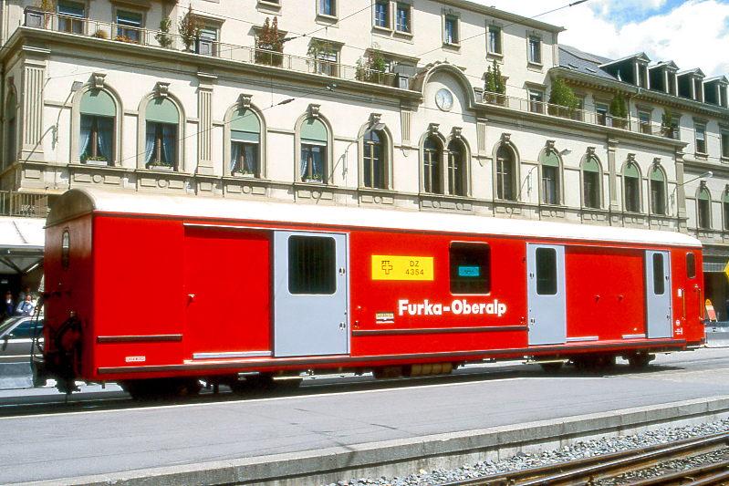 FO - DZ 4354 am 22.05.1997 in BRIG - POST- und GEPCKWAGEN - Baujahr 1953 - SWS - Gewicht 16,50t - Zuladung 5,50t - LP 15,20m - zulssige Geschwindigkeit km/h 90 - 3=12.05.1994 - Lebenslauf: exWTB FZ4i 56 - 1957 WSB FZ4i 56 - 1962 DZ 56 - 1977 Rckgabe an SWS - 1978 verkauft an FO DZ 4354 - 2005 verkauft nach Madagaskar.
