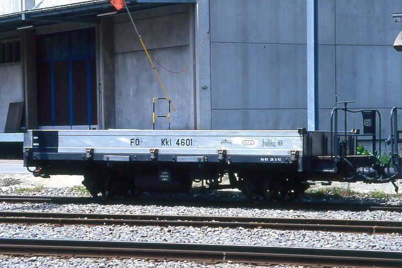 FO - Kkl 4601 am 01.06.1993 in ANDERMATT - FLACHWAGEN Regelbauart - 1 offene Plattform - Baujahr 1914 - LYON - Gewicht 5,60t - Zuladung 10,00t - LP 7,49m - zulssige Geschwindigkeit km/h 60 - 1=26.03.1992 - Lebenslauf: exBFD M 602 - 1925 FO M 602 - 1959 M 4601 - 1969 Kkl 4601 - 1976 modernisiert - 2003 MGB - Hinweis: je 1 Achse Scheiben- und Speichenrder. Die Gterwagenserie bestand 1914 aus 10 Wagen mit den Betriebsnummern M 601 - 610.
