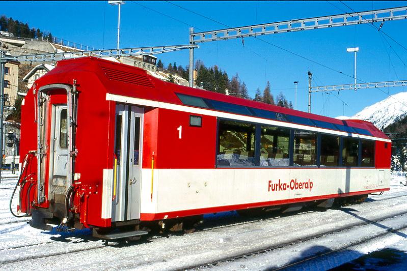 FO - PS 4012 am 30.01.1998 in ST.MORITZ - Vorserien-PANORAMAWAGEN fr den Einsatzt im Transitverkehr - bernahme 31.03.1988 - R&J/FO/SIG - Gewicht 18,50t - LP 18,04m - 48 Sitzpltze - zulssige Geschwindigkeit km/h 90 - Mutation: ex BS 4212 - 1987 AS 4012 - 1994 PS 4012 - Hinweis: gegenber Prototyp gleich 48 Sitzpltze, grere Sonnenkollektoren auf dem Dach. Es wurden die Vorserien-Panoramawagen 4011 - 4014 in Dienst gestellt.
