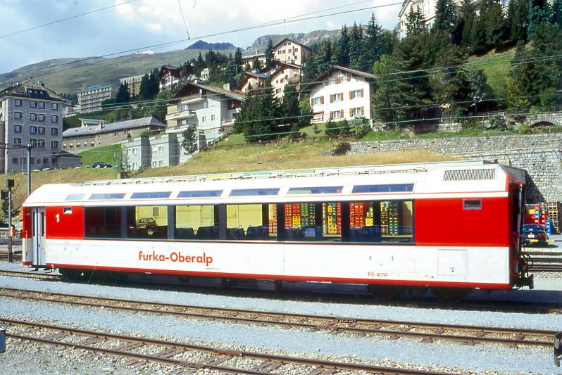 FO - PS 4014 am 04.09.1996 in ST.MORITZ - Vorserien-PANORAMAWAGEN fr den Einsatzt im Transitverkehr - bernahme 02.03.1989 - R&J/FO/SIG - Gewicht 18,70t - LP 18,04m - 48 Sitzpltze - zulssige Geschwindigkeit km/h 90 - Mutation: ex AS 4214 - 1994 PS 4014 - Hinweis: gegenber Prototyp gleich 48 Sitzpltze, grere Sonnenkollektoren auf dem Dach. Es wurden die Vorserien-Panoramawagen 4011 - 4014 in Dienst gestellt.
