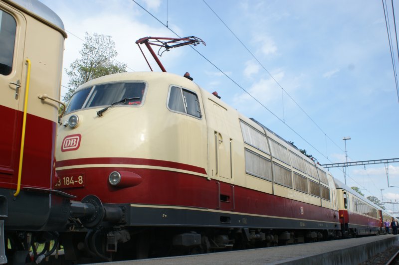 Fotohalt in Kreuzlingen. Tee 103184-8 aufgenommen am 18.04.2009