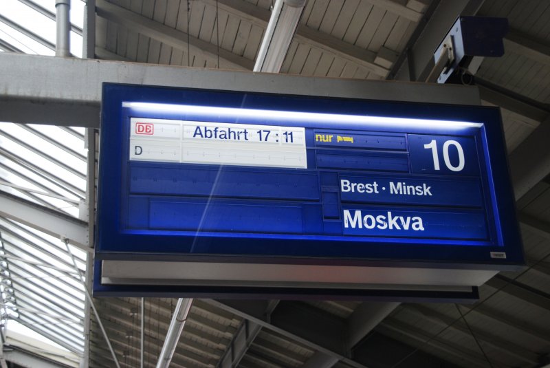 FRANKFURT (Oder), 23.09.2009, Zugzielanzeiger im Bahnhof Frankfurt(Oder)