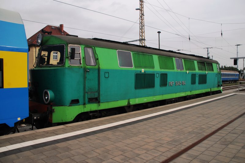 FRANKFURT (Oder), 28.09.2009, SU45-164 vor einer Regionalbahn nach Poznań (Posen)