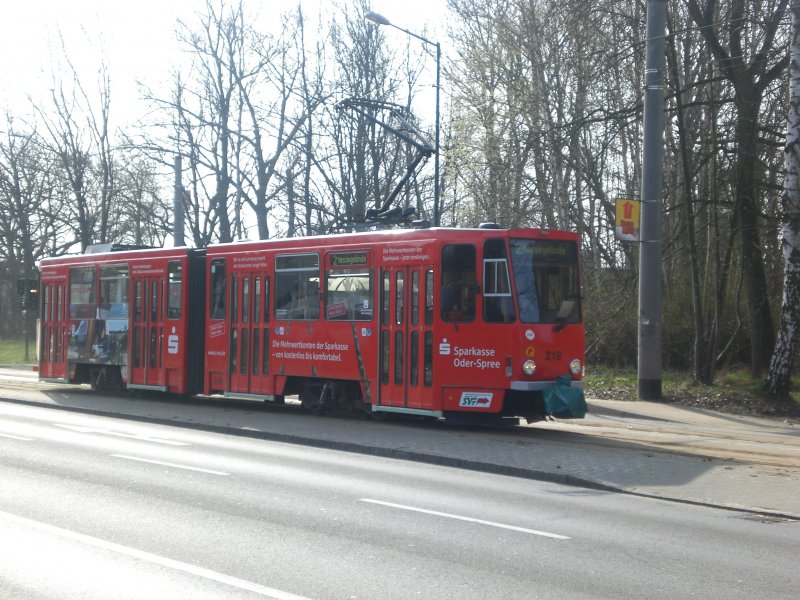 Frankfurt(Oder): Straenbahnlinie 2 an der Haltestelle Messegelnde.