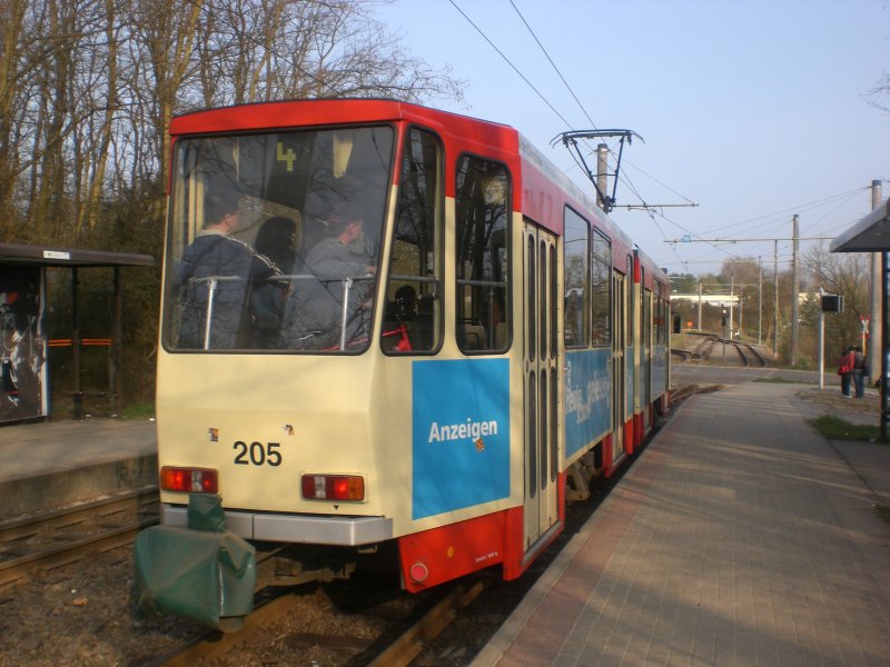 Frankfurt(Oder): Straenbahnlinie 4 nach Markendorf Ort an der Haltestelle Kopernikusstrae.